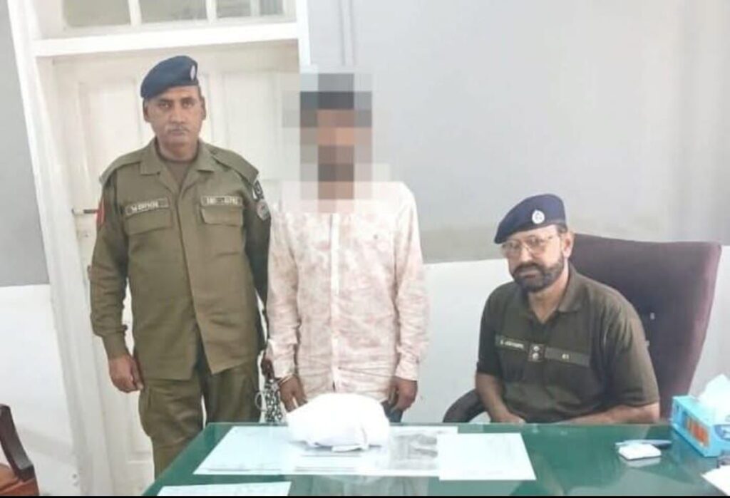 تلہ گنگ: منشیات فروشوں کے خلاف پولیس کا گھیرا تنگ، دو الگ الگ کارروائیوں میں بھاری مقدار میں چرس برآمد